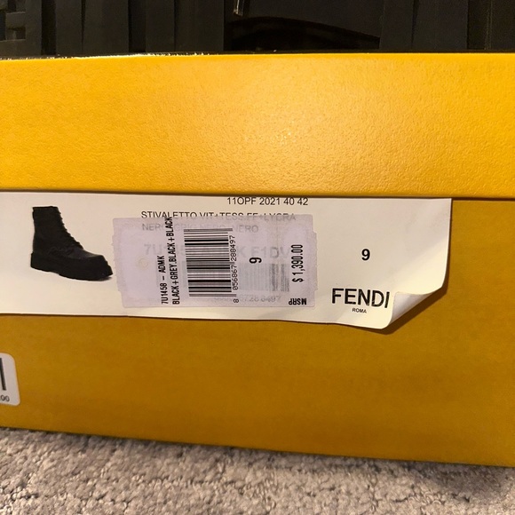 Normally a size 10 but had to size down 1 size. - runs big - Picture 8 of 10